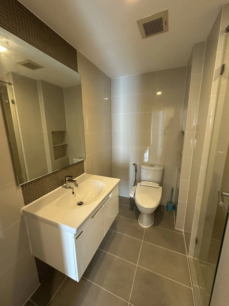 Maestro 39 for rent, corner room with balcony and open view, pet friendly, animal lovers must not miss.