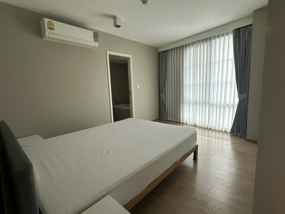 Maestro 39 for rent, corner room with balcony and open view, pet friendly, animal lovers must not miss.