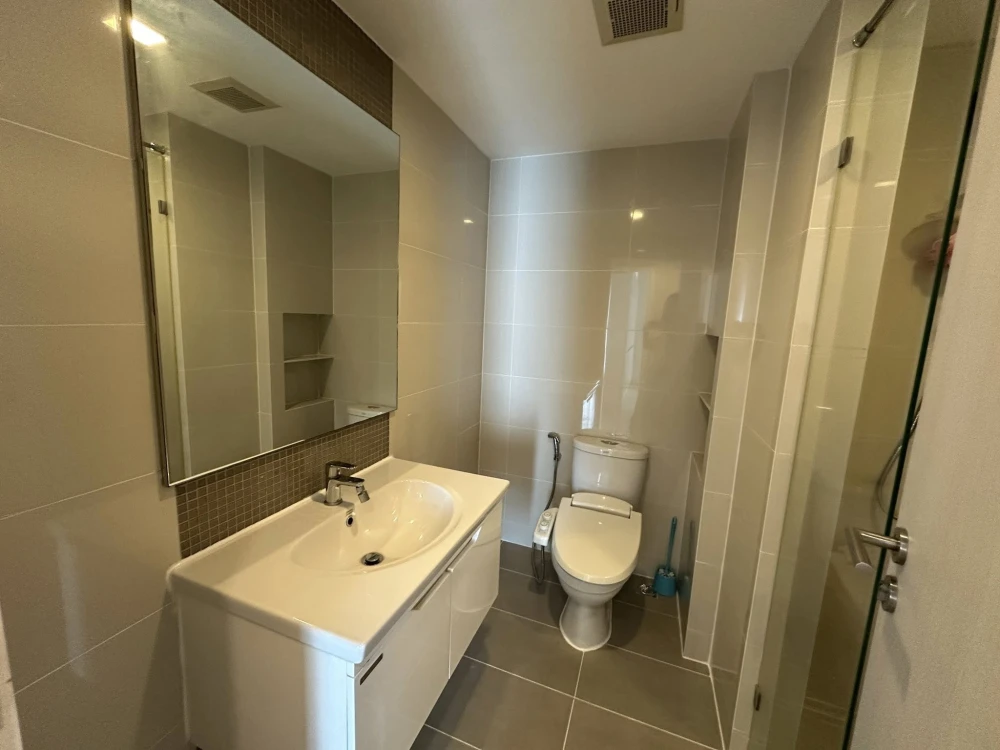 Maestro 39 for rent, corner room with balcony and open view, pet friendly, animal lovers must not miss.