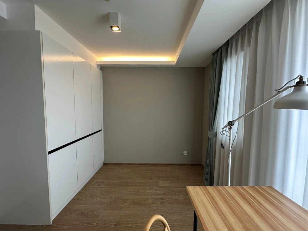 Maestro 39 for rent, corner room with balcony and open view, pet friendly, animal lovers must not miss.