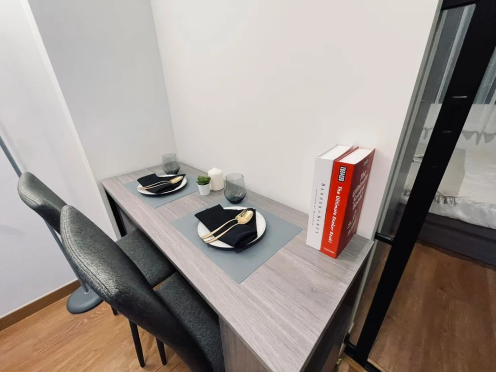 For rent: Magnix Ramintra 21, a nice room, complete with furniture and electrical appliances. If you don't reserve, you'll regret it later.