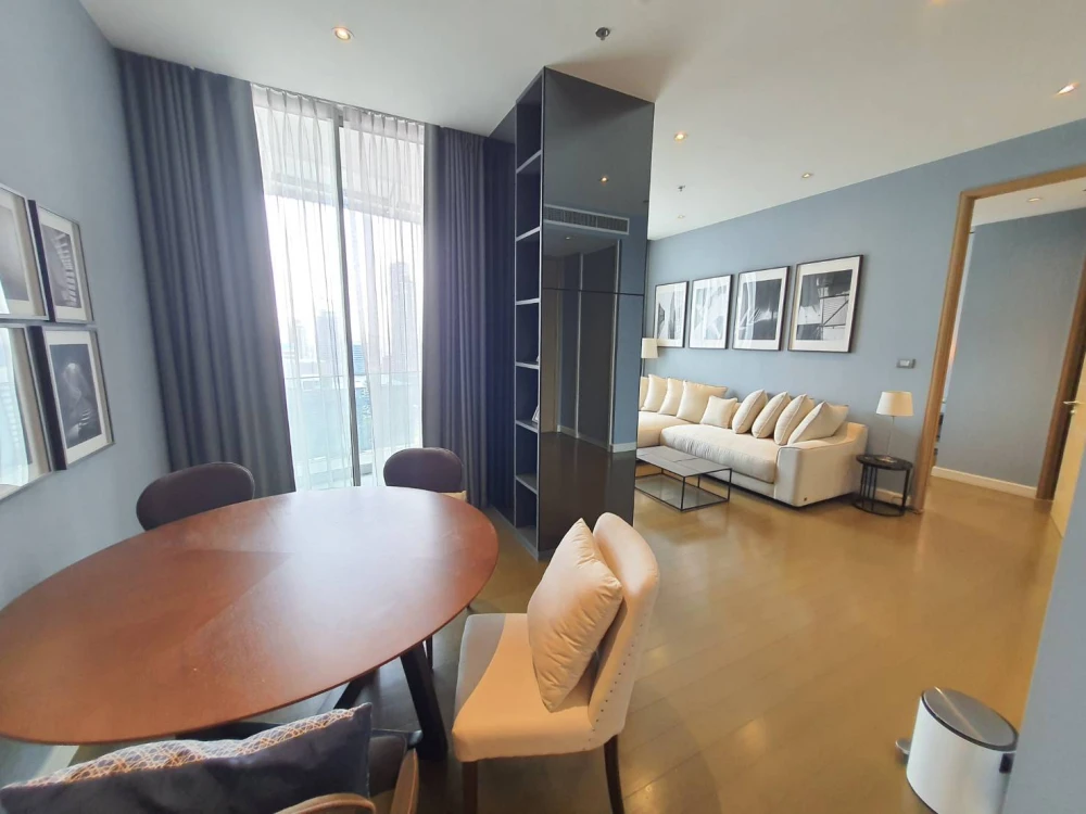 Magnolias Ratchadamri Boulevard condo for rent. Ready to move in, fully furnished. Book now! Don't miss out!