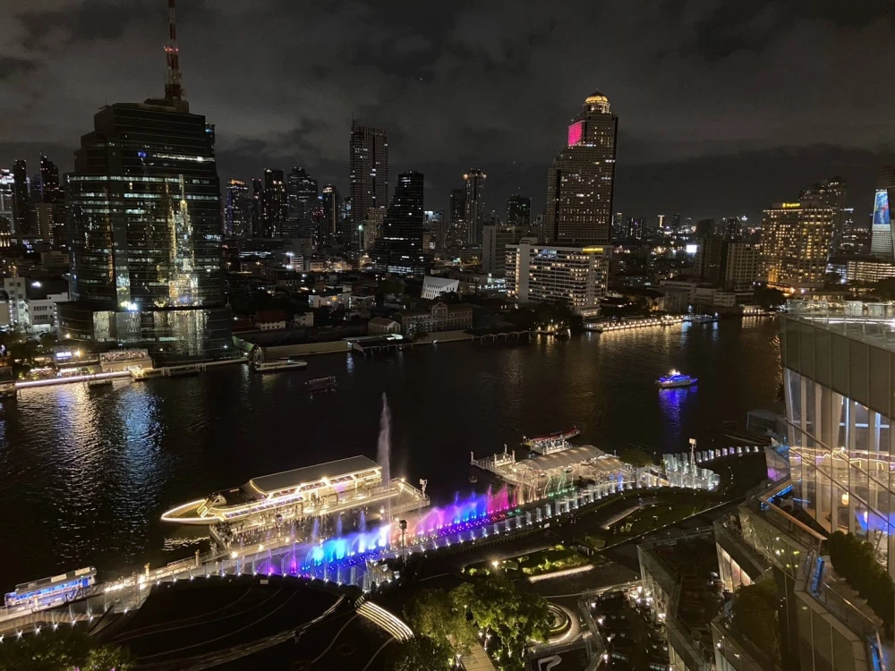 For rent: Magnolias Waterfront Residence (Icon Siam), location next to a famous shopping mall, beautiful view, see the Chao Phraya River, fully decora