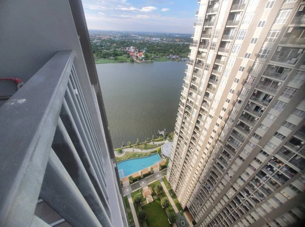 For rent: Manor Sanambinnam, 1 bedroom, 1 bathroom, fully furnished, stunning Chao Phraya River view. Book now!