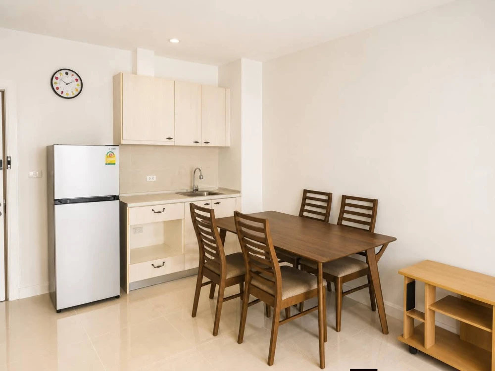 For rent: Manor Sanambinnam, 1 bedroom, spacious living area, great location, beautiful river view. Don't miss out!