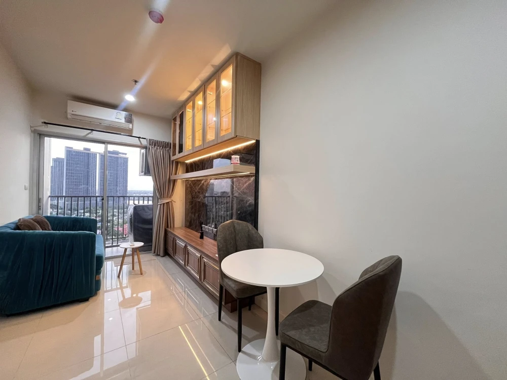 For rent: Manor Sanambinnam, 23rd floor, nice room, fully furnished, reserve now.