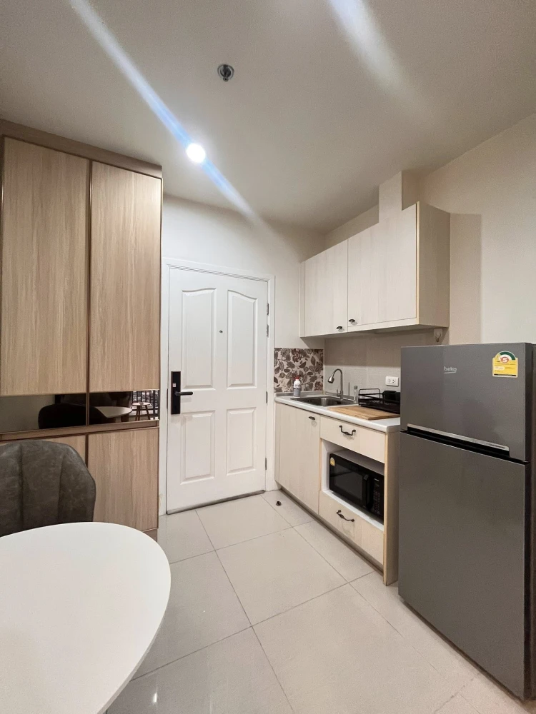 For rent: Manor Sanambinnam, 23rd floor, nice room, fully furnished, reserve now.