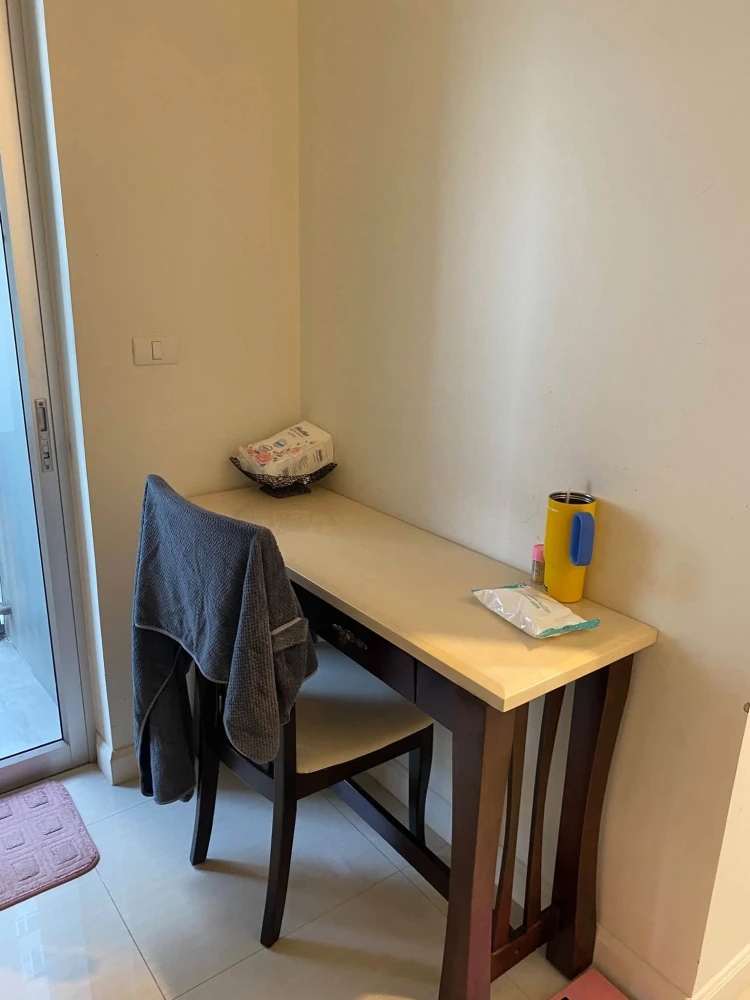 For rent: Manor Sanambinnam. Nice room in a great location with complete amenities. Book now!