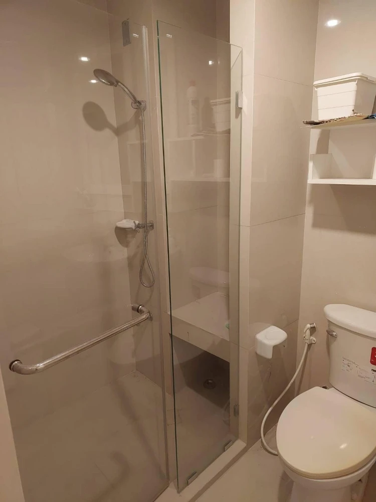 For rent: Manor Sanambinnam, front room, high floor, has a balcony, hurry and reserve now.
