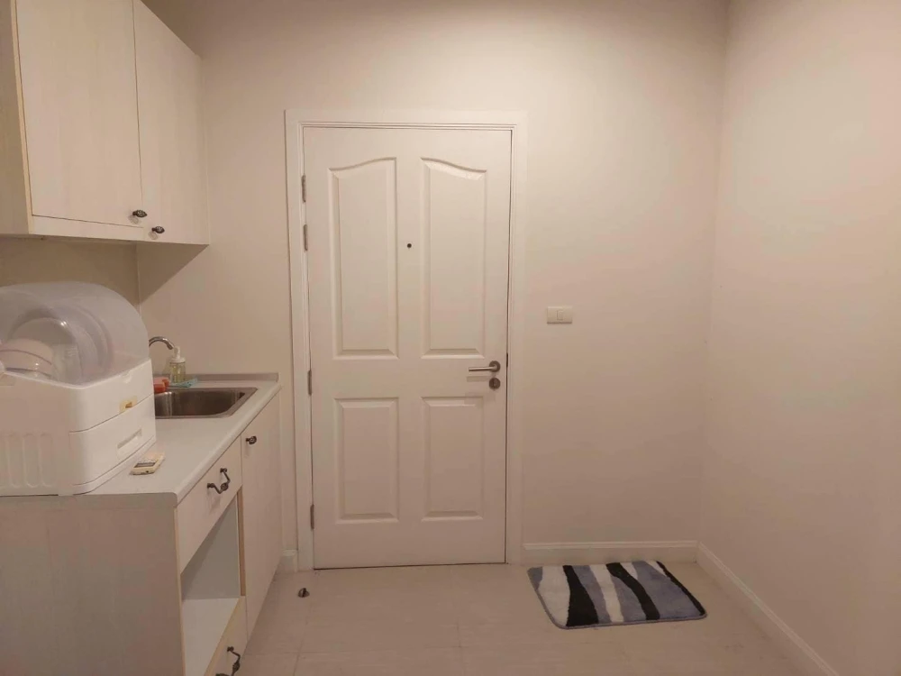 For rent: Manor Sanambinnam, front room, high floor, has a balcony, hurry and reserve now.