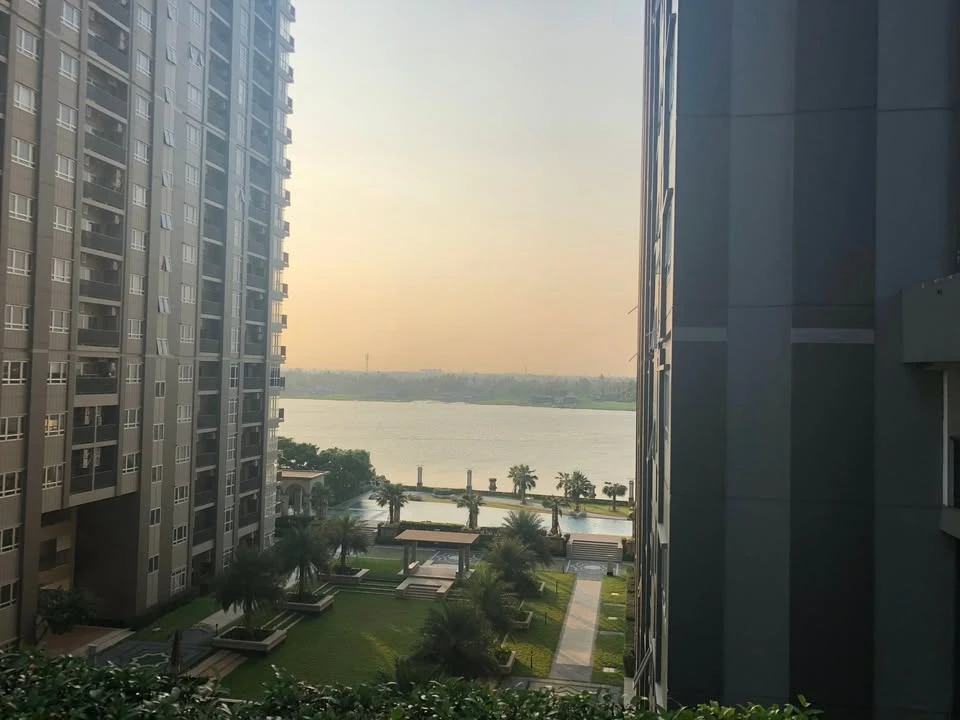 For rent: Manor Sanambinnam, luxury condo, next to the Chao Phraya River, Chao Phraya River view, corner room with a large balcony, book now