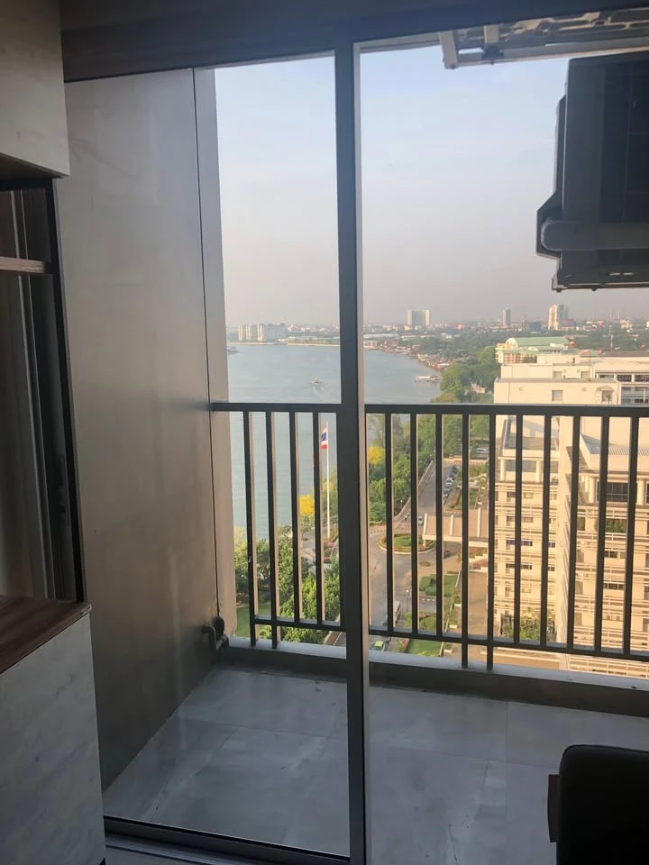 For rent: Manor Sanambinnam, luxury condo, next to the Chao Phraya River, Chao Phraya River view, corner room with a large balcony, book now