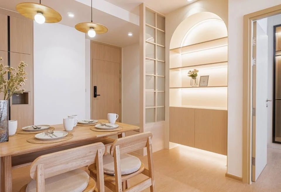For rent, Maru Ekamai 2 decorated in Japanese Muji style, very beautiful, using all real wood. So good, don't make a reservation