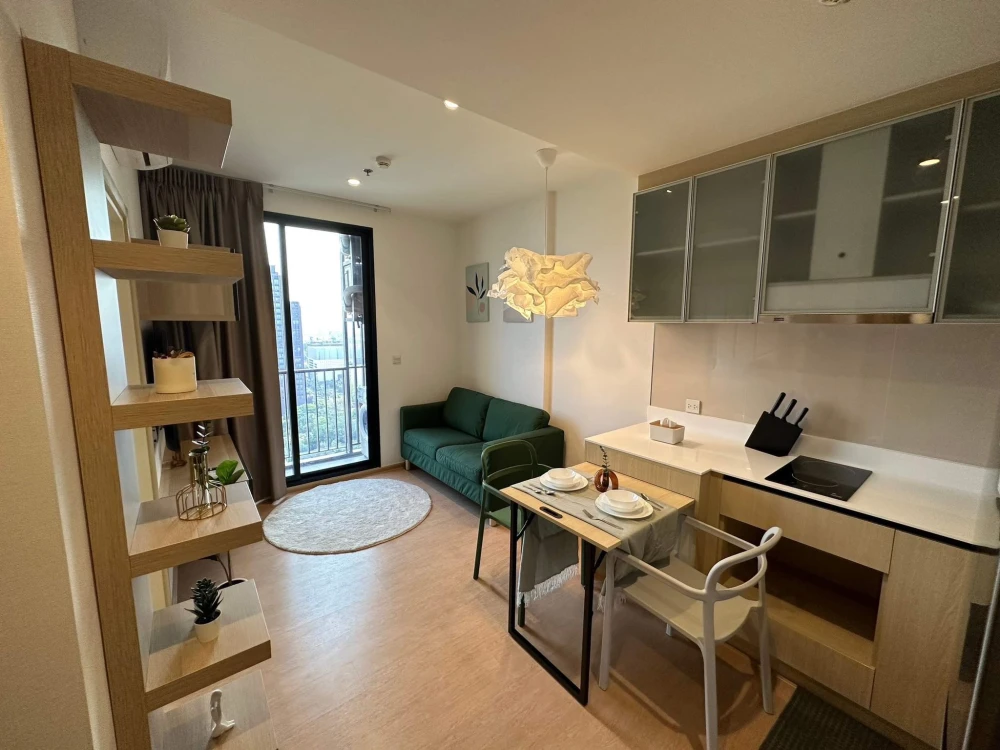 For rent sell Maru Ekkamai 2 1 Bedroom 34 SQ.M. Wide front room, airy, RARE UNIT, a rare room in the building, book now.