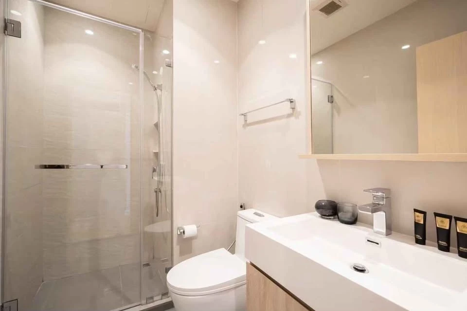 For rent: Maru Ekkamai 2, 10th floor, beautiful room, fully furnished, nice to live in, reserve now, don't miss out.