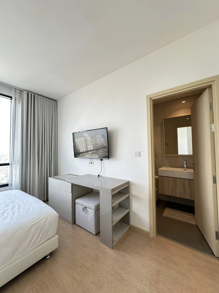 For rent: Maru Ekkamai 2, 20th floor, corner unit, unobstructed view, fully furnished, ready to move in!