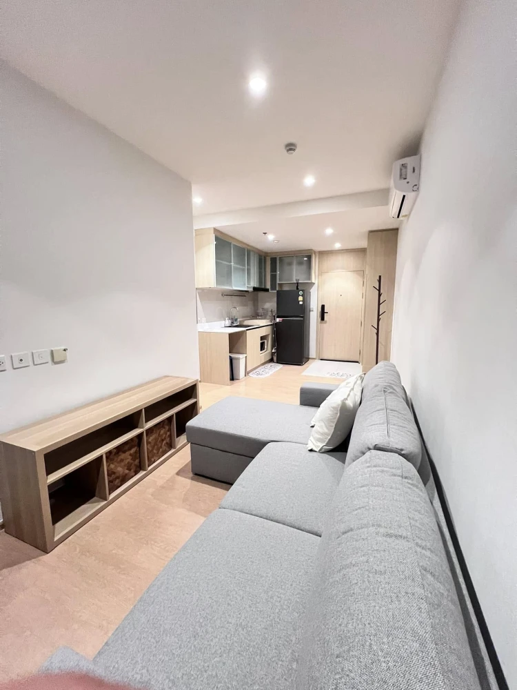 For rent: Maru Ekkamai 2 bedrooms, corner room, not attached to other walls, can use soundproofing, open view, no tall buildings blocking, 2 bedrooms,