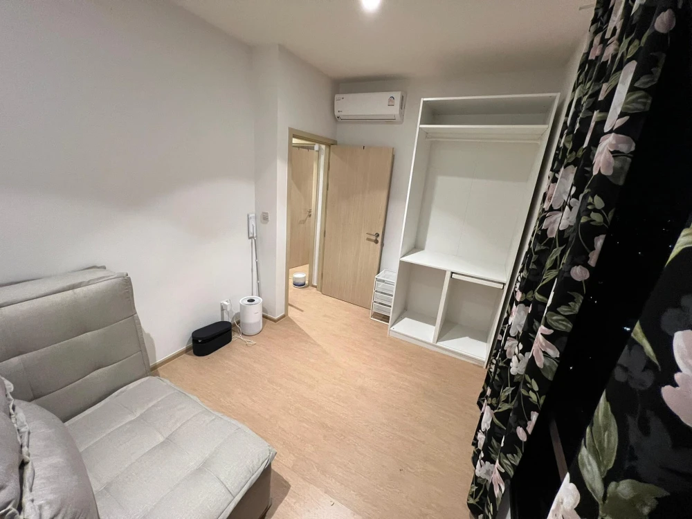 For rent: Maru Ekkamai 2 bedrooms, corner room, not attached to other walls, can use soundproofing, open view, no tall buildings blocking, 2 bedrooms,
