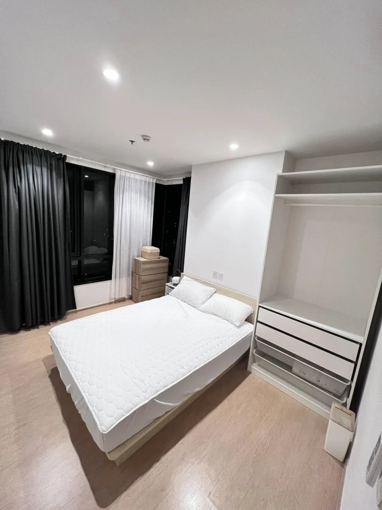 For rent: Maru Ekkamai 2 bedrooms, corner room, not attached to other walls, can use soundproofing, open view, no tall buildings blocking, 2 bedrooms,