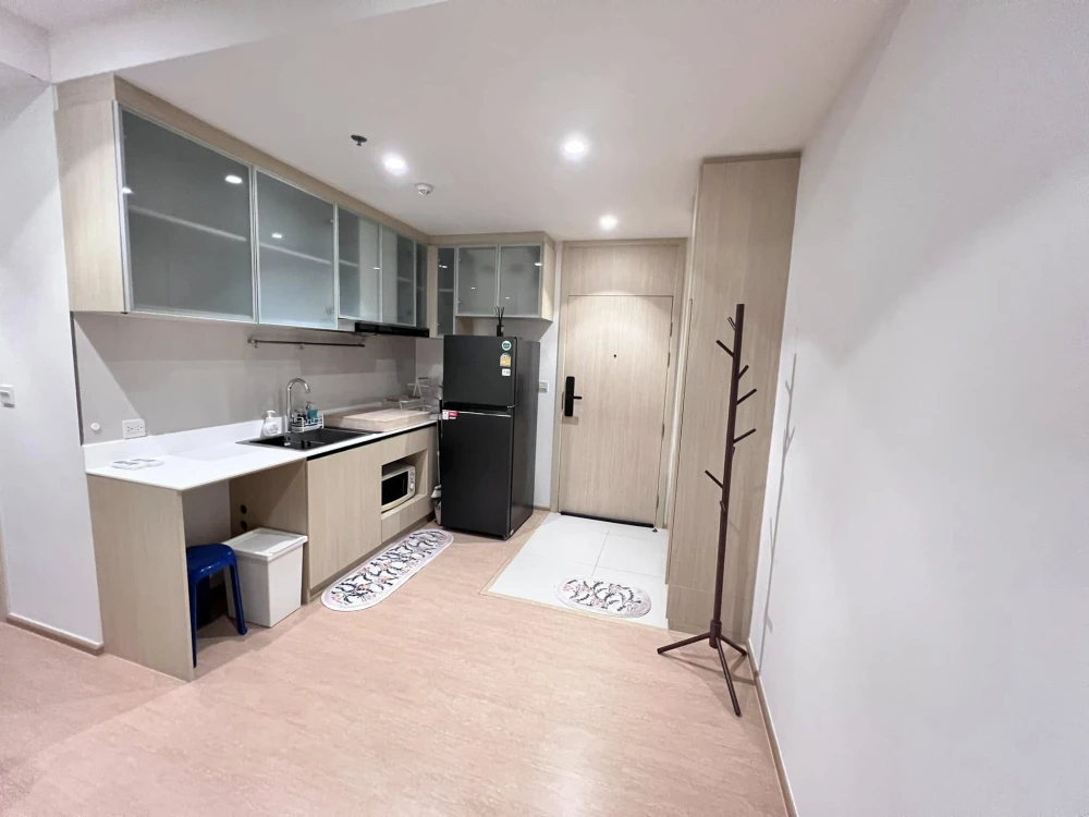 For rent: Maru Ekkamai 2 bedrooms, corner room, not attached to other walls, can use soundproofing, open view, no tall buildings blocking, 2 bedrooms,