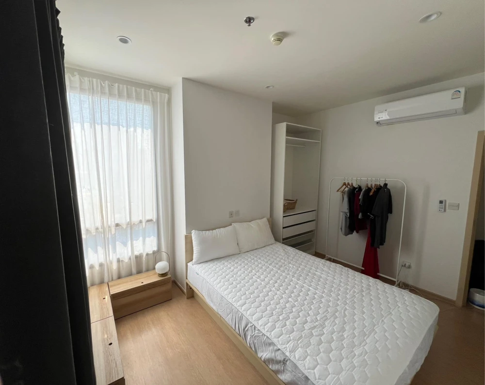For rent: Maru Ekkamai 2 bedrooms, corner room, not attached to other walls, can use soundproofing, open view, no tall buildings blocking, 2 bedrooms,