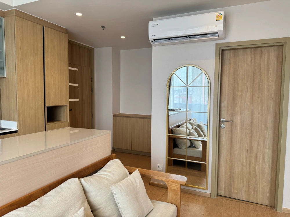 For rent: Maru Ladprao 15, 7th floor. A lovely, fully furnished unit. Book now! (Quickly!)