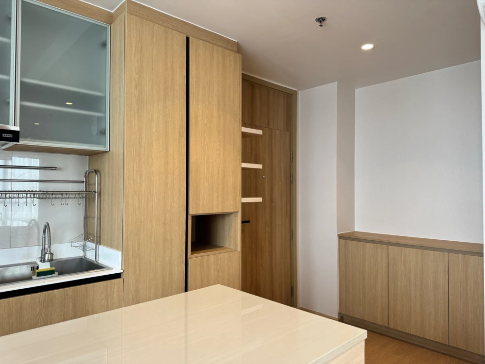 For rent: Maru Ladprao 15, 7th floor. A lovely, fully furnished unit. Book now! (Quickly!)