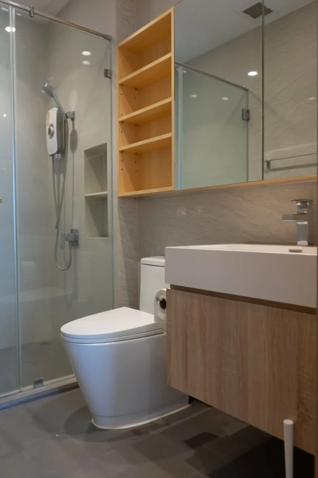 For rent: Maru Ladprao 15, beautifully decorated unit with high-quality built-in furniture. Prime location, convenient transportation. Don't miss out!