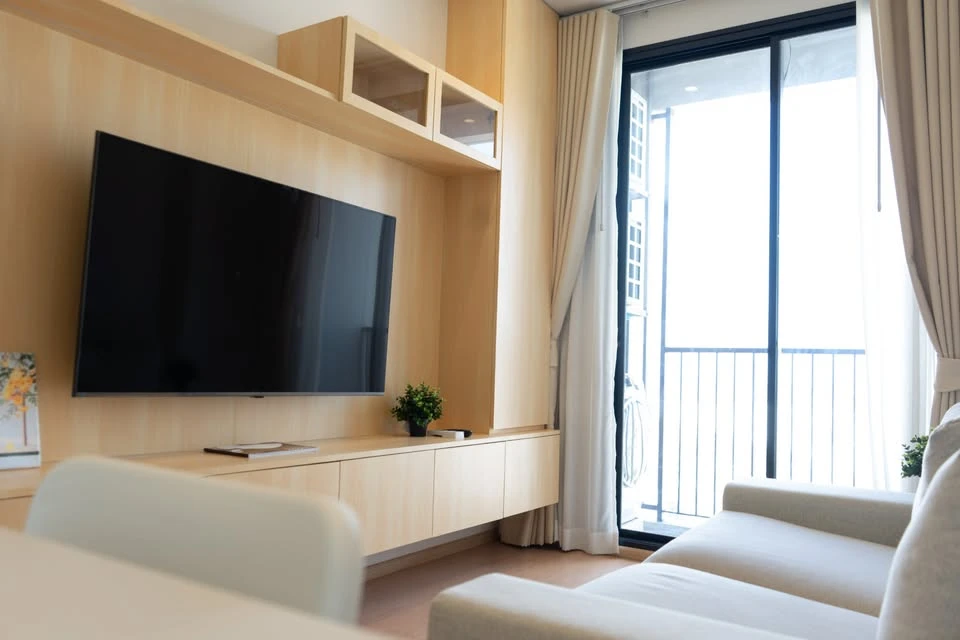 For rent: Maru Ladprao 15, beautifully decorated unit with high-quality built-in furniture. Prime location, convenient transportation. Don't miss out!