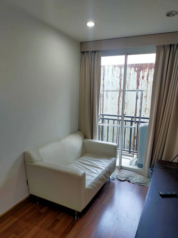 For rent Max Condominium Vibhavadi 2 bedrooms, nice room, fully furnished, book now.