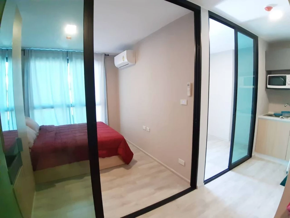 For rent: Maxxi Ratchayothin-Phahonyothin 34, 1 bedroom plus unit, 4th floor, garden and swimming pool view, fully furnished with appliances. Don't mi