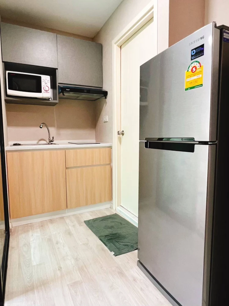For rent: Maxxi Ratchayothin-Phahonyothin 34, 1 bedroom plus unit, 4th floor, garden and swimming pool view, fully furnished with appliances. Don't mi