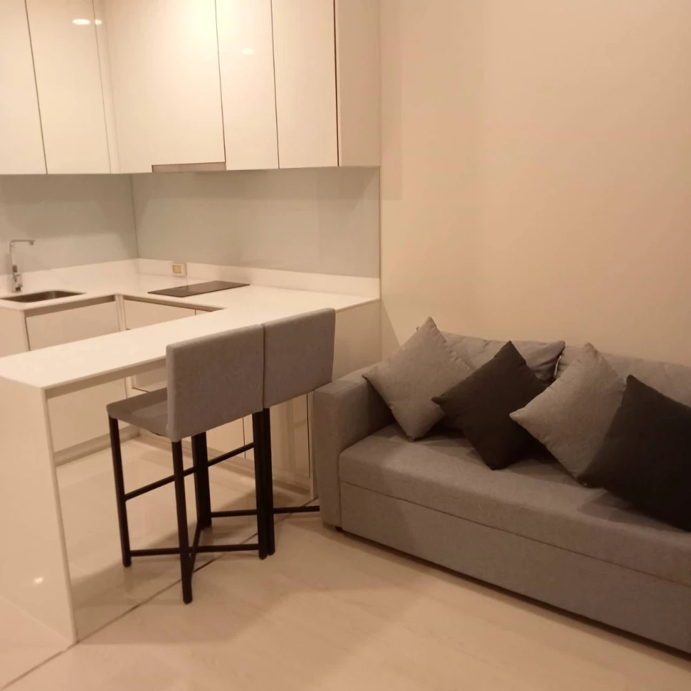 For rent: Mazarine Ratchayothin, a nice room, high ceiling, airy, beautiful city view, no blocking, book now.