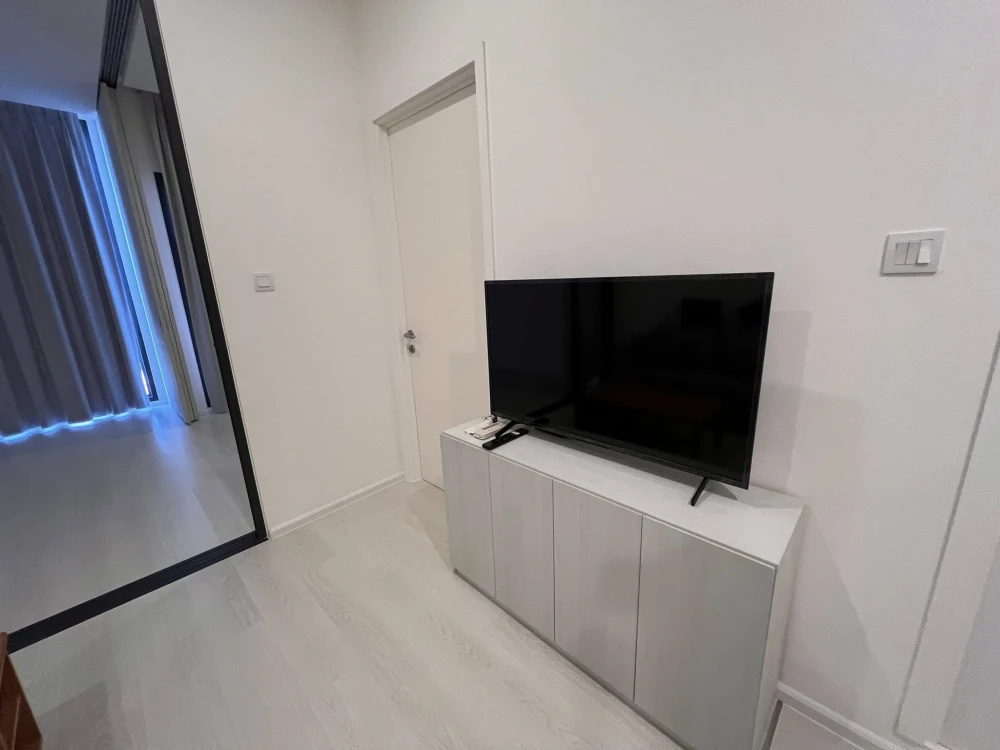 For rent: Mazarine Ratchayothin, a nice room, high ceiling, airy, beautiful city view, no blocking, book now.