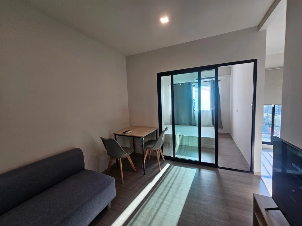 For rent: Me Onnut-Rama 9, low-floor unit, comfortable and affordable. Book now!