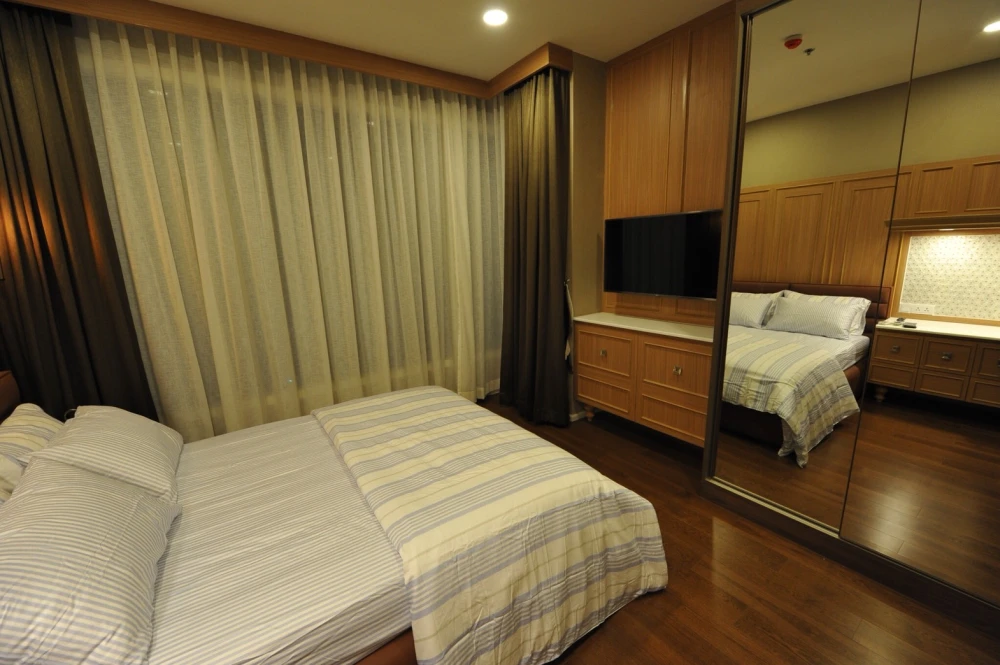 Menam Residences for rent, spacious room, lots of usable space, good location, convenient transportation, beautiful view, don't miss it.