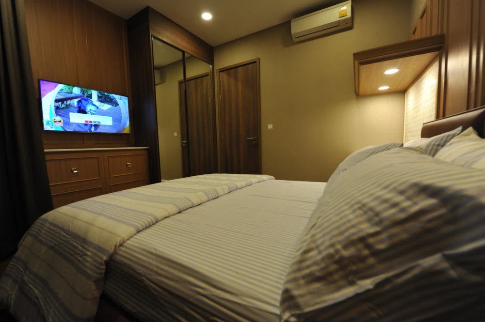 Menam Residences for rent, spacious room, lots of usable space, good location, convenient transportation, beautiful view, don't miss it.