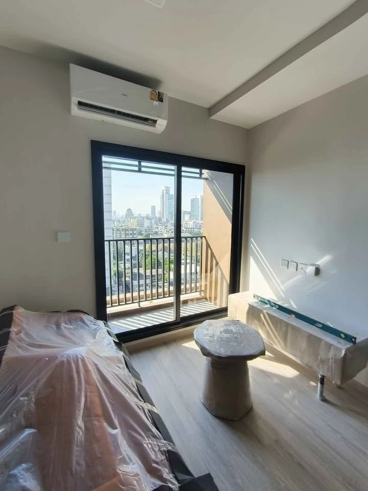 For rent: Metris District Ladprao, 31 sq.m., unblocked view, fully furnished. Just bring your belongings and move in.