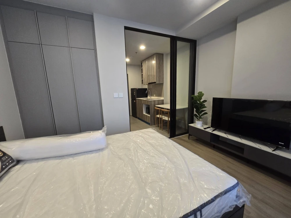 Metris District Ladprao condo for rent, perfect for pet lovers looking for a great location where they can comfortably live with their dogs or cats.