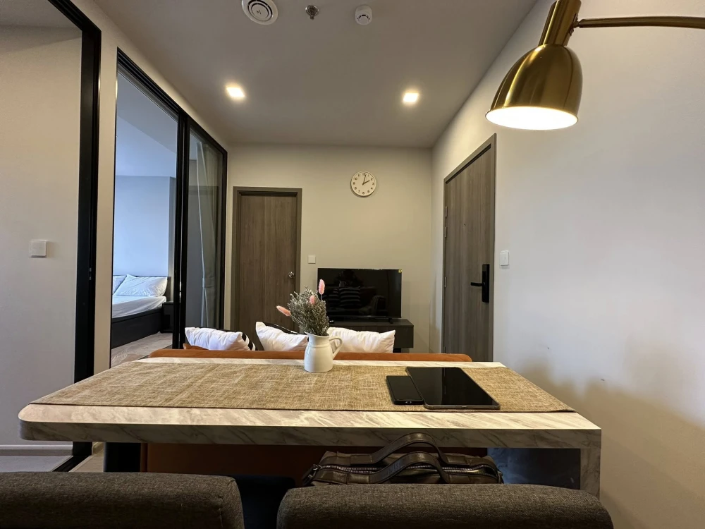 For rent: Metris District Ladprao. Beautifully decorated in a modern cozy style, warm and inviting like home. Ready to welcome you and your beloved pe