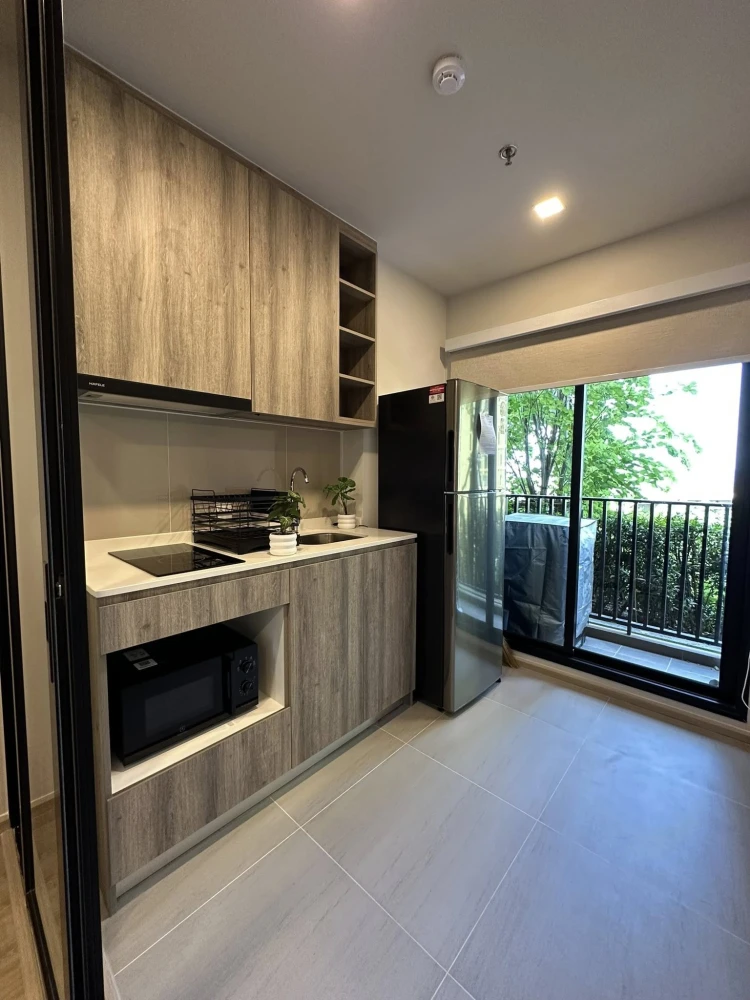 For rent: Metris District Ladprao. Beautifully decorated in a modern cozy style, warm and inviting like home. Ready to welcome you and your beloved pe