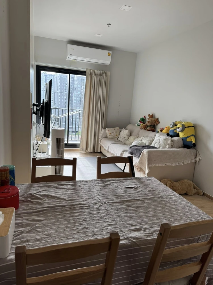 For rent: Metris Pattanakarn-Ekkamai, a nice room with lots of usable space. If you don't book, you'll regret it later. I'm telling you.