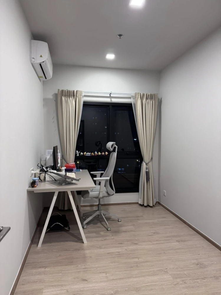 For rent: Metris Pattanakarn-Ekkamai, a nice room with lots of usable space. If you don't book, you'll regret it later. I'm telling you.