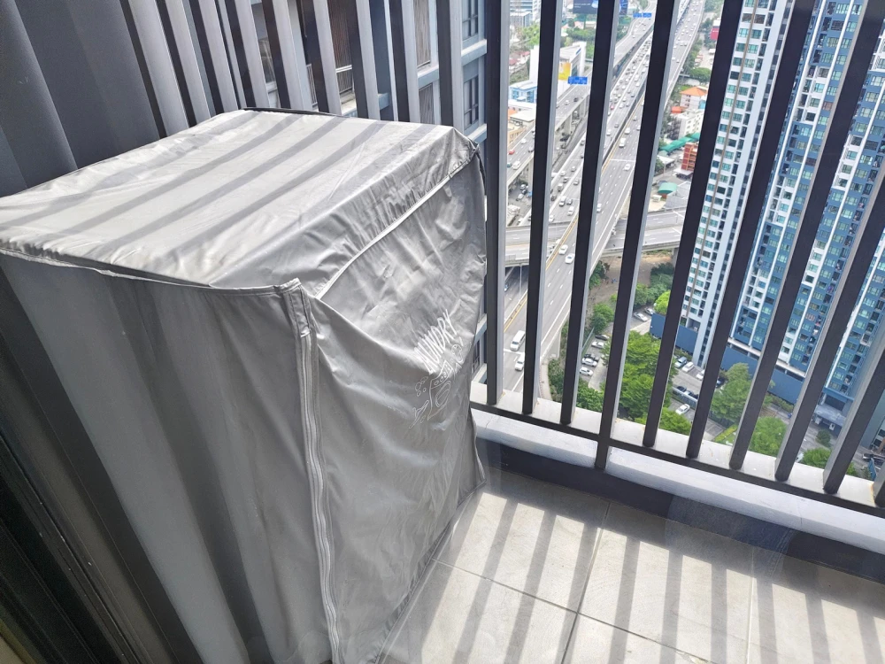 For rent: Metris Rama 9-Ramkhamhaeng, 33rd floor, fully furnished unit. Book now! (Urgent!)