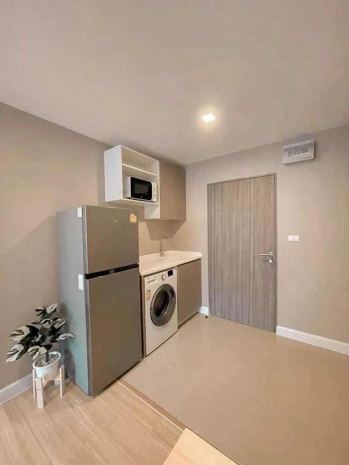 Metro Luxe Ratchada for rent, a lovely room decorated in a minimalist style, good location, comes with complete furniture. Reserve now!