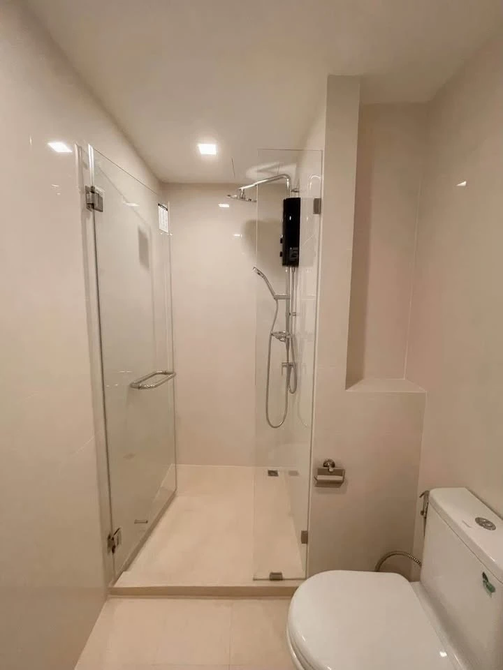 Metro Luxe Ratchada for rent, a lovely room decorated in a minimalist style, good location, comes with complete furniture. Reserve now!