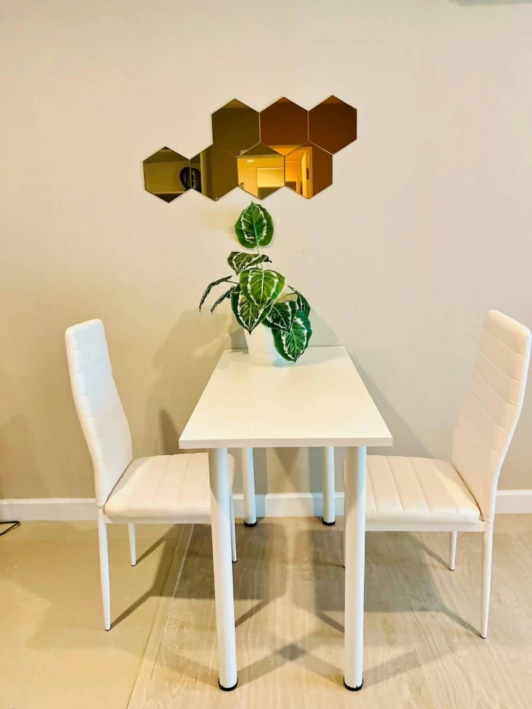 For rent: Metro Luxe Ratchada, beautifully decorated room with a cool theme, fully furnished, with a view of the swimming pool. Reserve now!