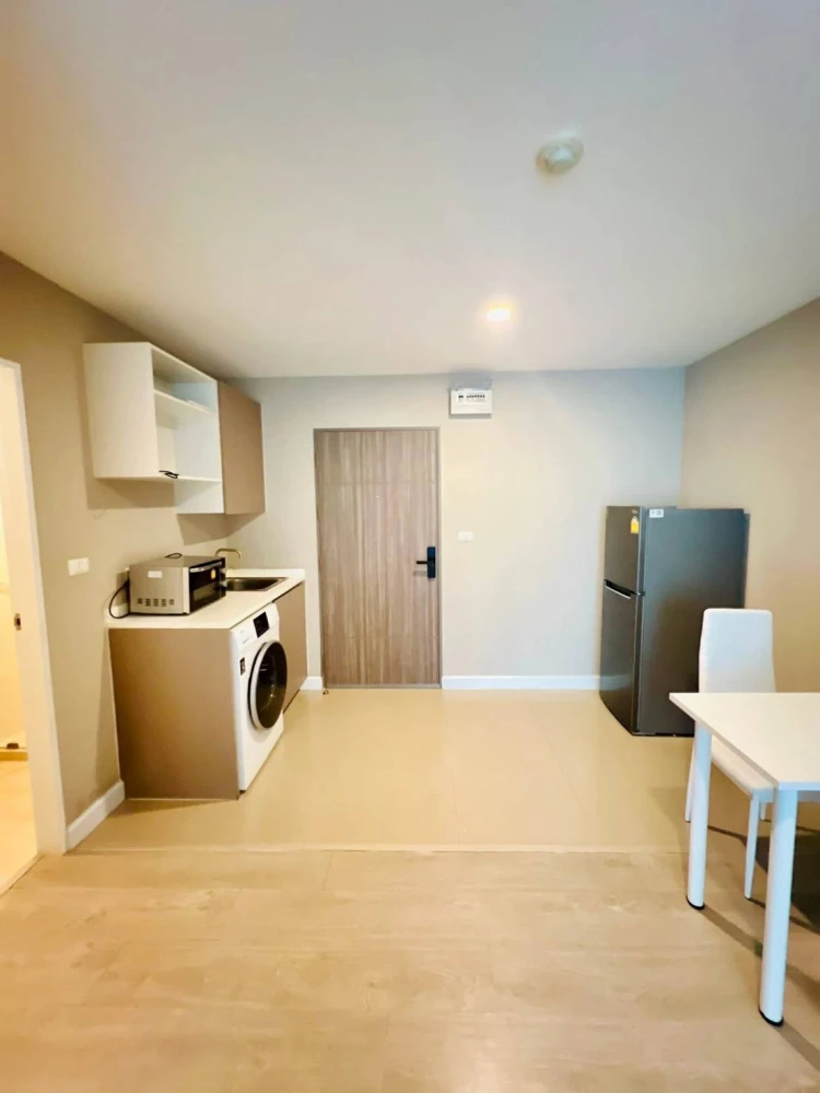 For rent: Metro Luxe Ratchada, beautifully decorated room with a cool theme, fully furnished, with a view of the swimming pool. Reserve now!