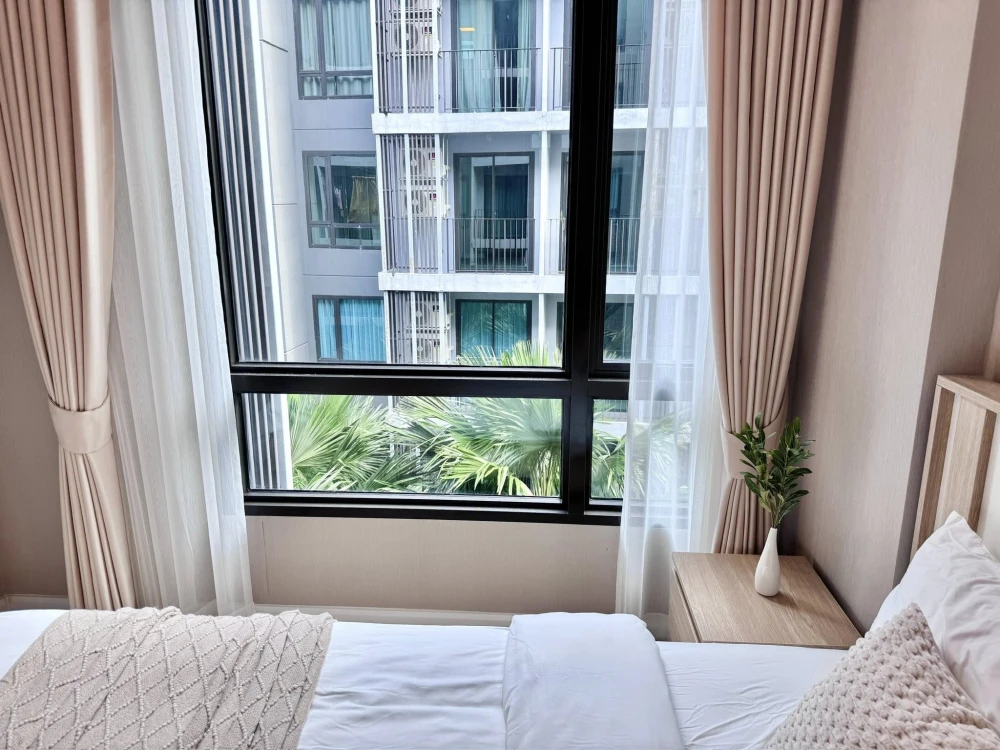 For rent: Metro Luxe Riverfront Rattanathibet, Building C. Beautiful room with high-quality furniture. Ready to move in!