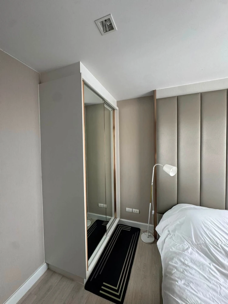 For rent: Metro Luxe Riverfront Rattanathibet. Spacious room with ample usable space, high-quality built-in furniture, bright and airy. Book now!
